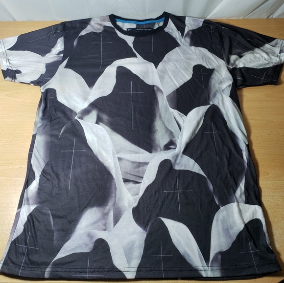 Entree LS Other - Entree LS- Hooded Ghosts & Crosses -Mens LARGE